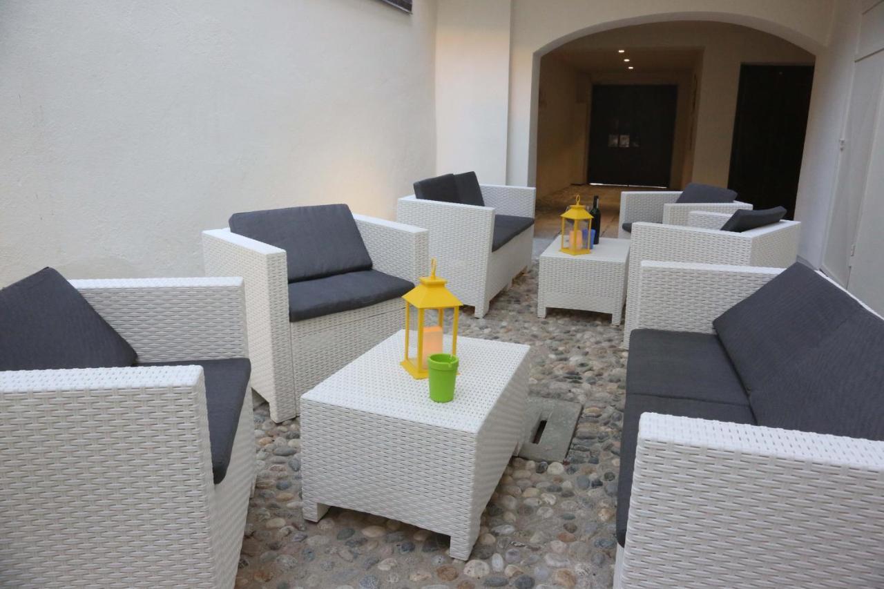 Trifulhouse Holiday Apartments ألبا المظهر الخارجي الصورة